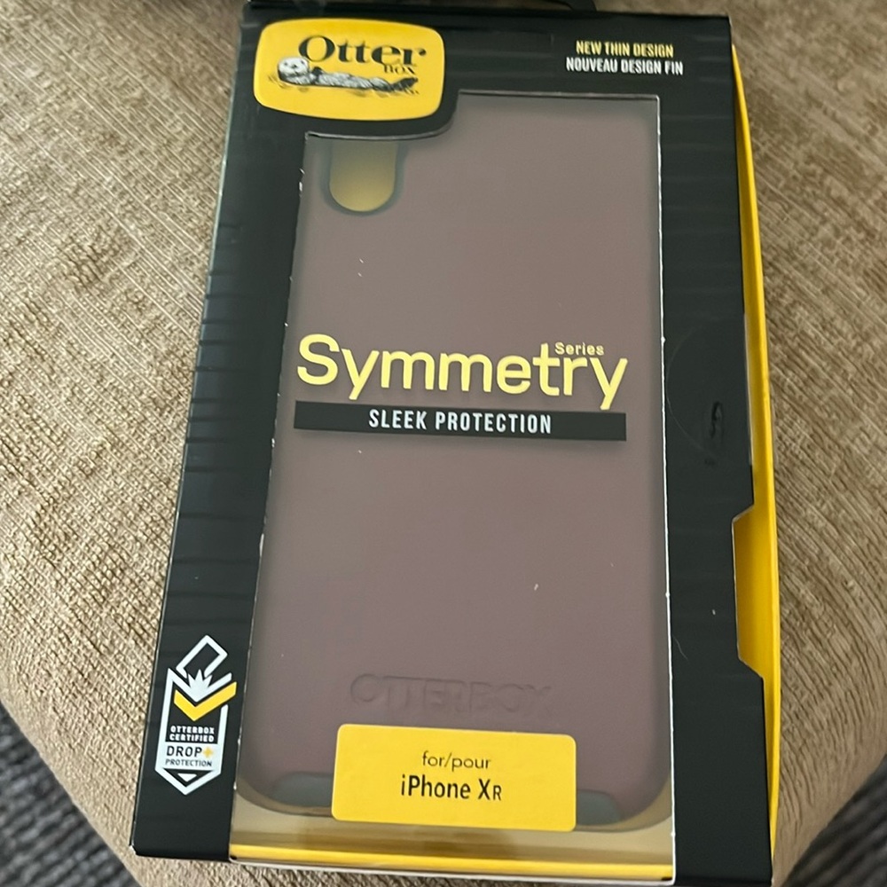 Bnwt, opened but not used.  Otter Box for iPhone Xr